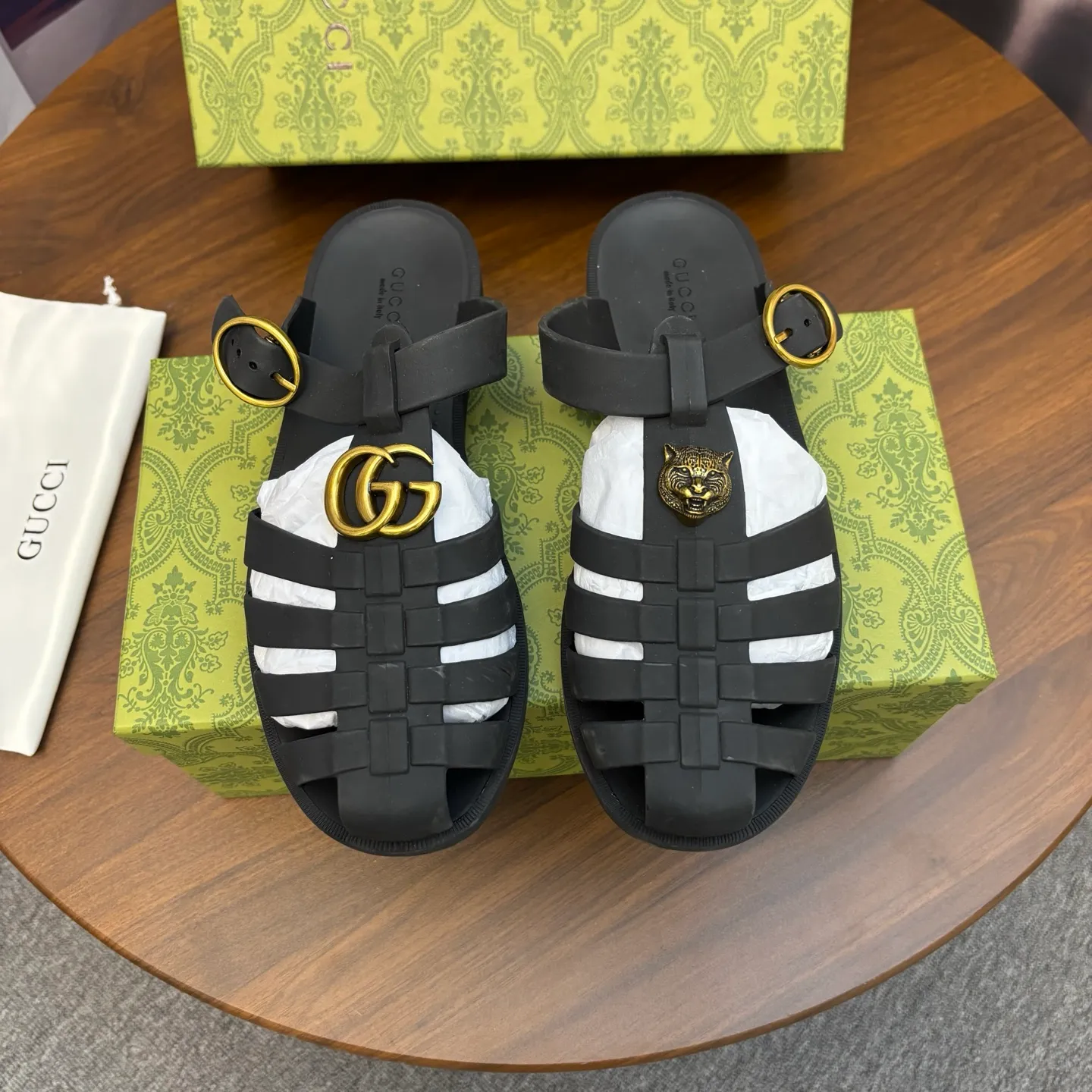 Men's shoes 260💰 [Gucci] Counter quality, top-quality original goods, real photos! Original TPU material, fine workmanship, comfortable; genuine 1:1 replica Size: 36 ~ 46 Half drag: 38 ~ 45